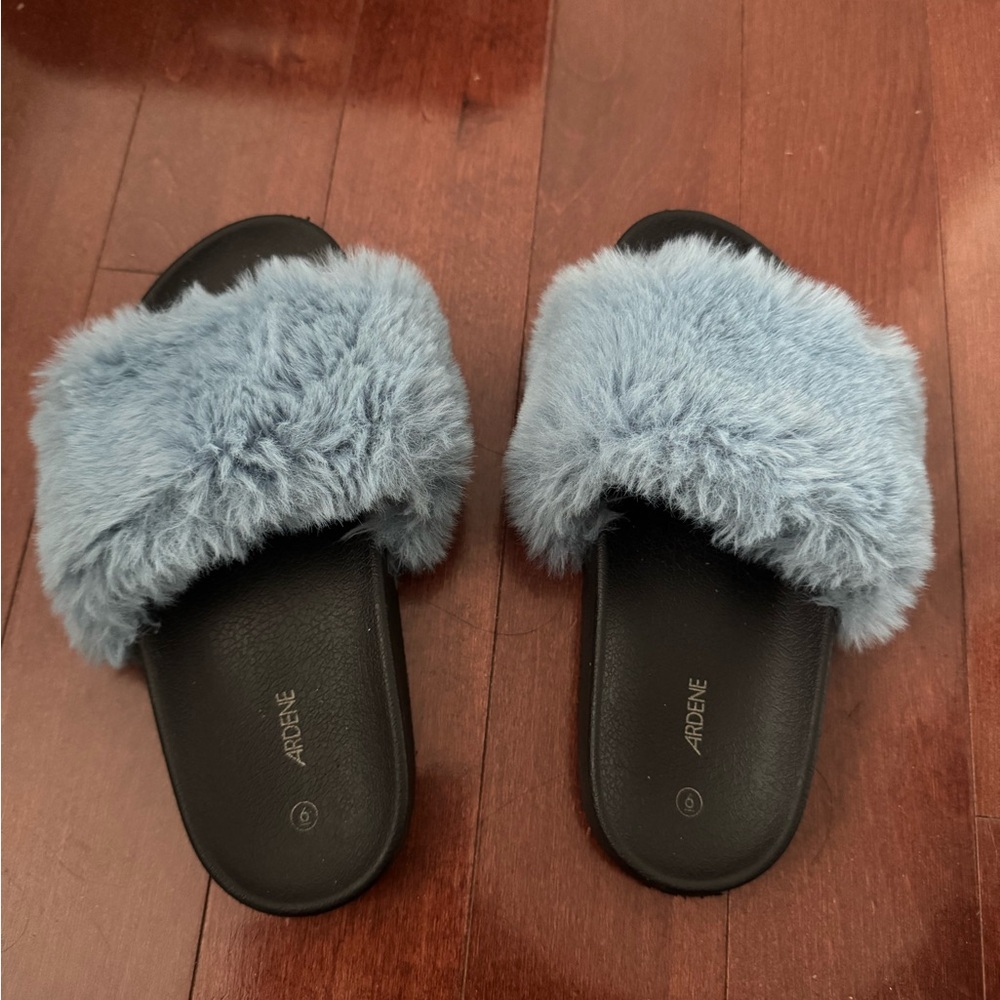 Ardene Plush Blue Fur Slides